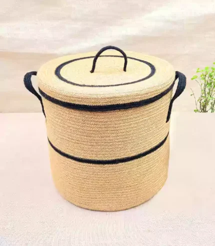 Jute laundry basket with black circle